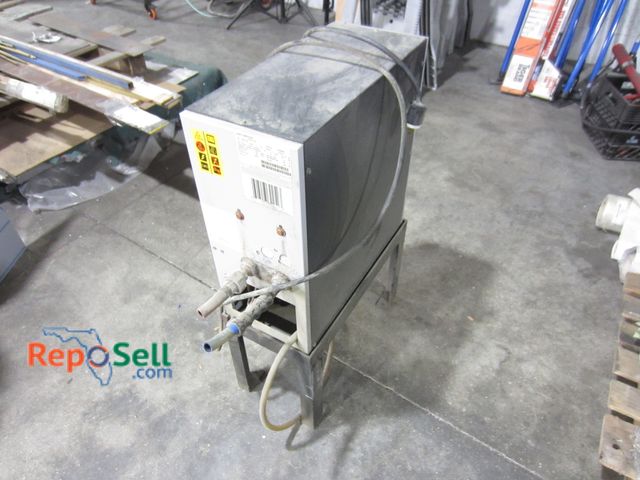 Lot 31-8012 - Quincy Compressor Air Dryer 120V Cool 15 - Powers On