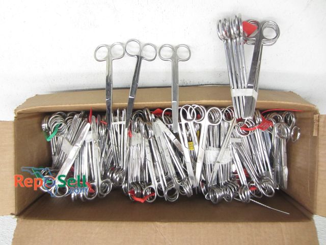 Lot 31-9200 - (300) stainless steel surgical scissors, 21.5 lbs.
