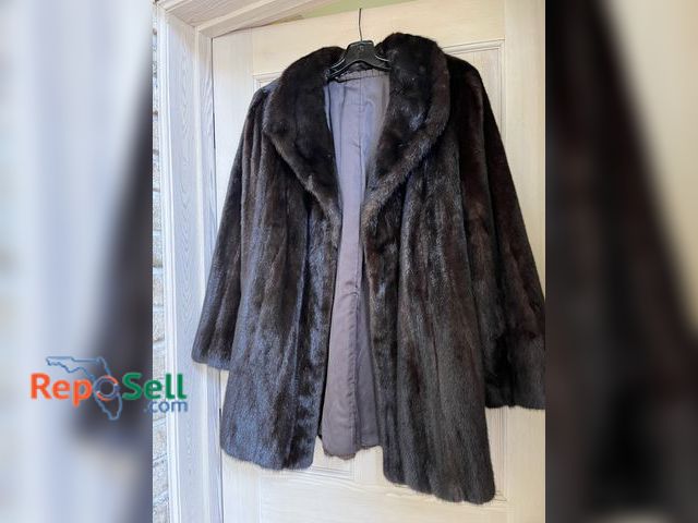 Lot 31-2133 - Mink Jacket 31"L