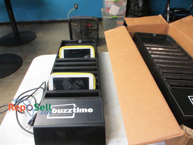 Lot 31-2177 - (2) Samsung Ipads &amp; (2) Buzz Time #PMTRAYWFWZ
