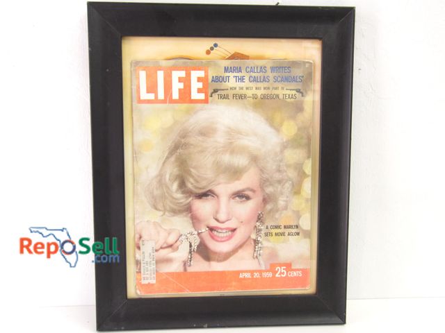 Lot 31-1010 - Life Magazine April 1959 Marilyn Monroe Cover - 15" x 19"