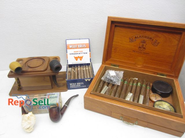 Lot 31-9200 - Vintage Pipes &amp; Cigars with Humidor