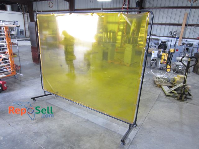 Lot 31-8023 - Vevor Welding Screen 8' x 78"