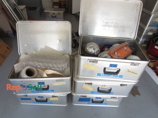 Lot 31-9148 - (5) Zarges aluminum storage cases, each measuring approximately 22 inches wide, 15 inches deep, and ...