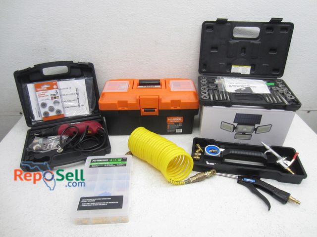 Lot 31-7137 - Air Tools, Toolbox, Solar Powered Light etc