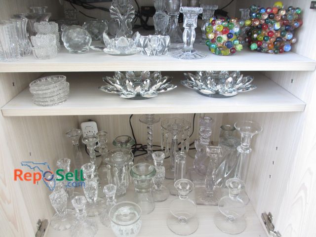 Lot 31-1451 - Large Lot Of Glass Candle Holders, Bring Tote