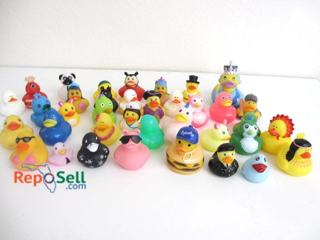 Lot 31-8545 - 34 Assorted Rubber Duck Toys With Novelty Designs