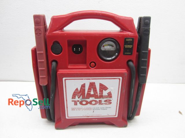 Lot 31-2357 - Mac Tools 12V Jump Starter And Power Supply #MTS140B - Power On