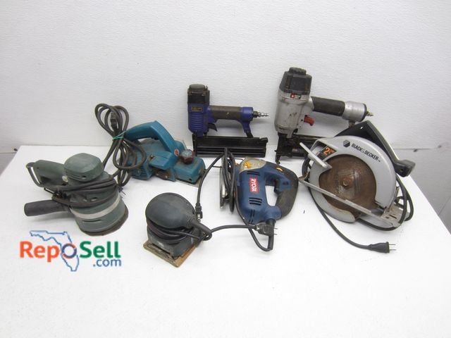 Lot 31-5067 - Tool Lot: Pneumatic Nailers, Sanders, Circular Saw etc - All Electrical Power On, Pneumatic Untested