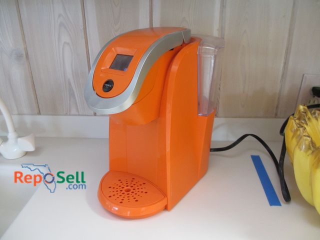 Lot 31-1198 - Orange Keurig 2.0 - Powers On