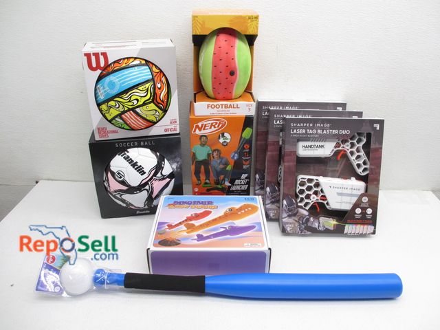 Lot 31-7597 - Lot of New Kids Toys: (3) Sets of Laser Tag Guns, Various Balls, etc.