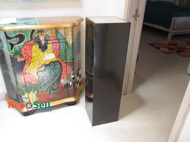 Lot 31-1479 - Lite Up Pedestal 36"x10"