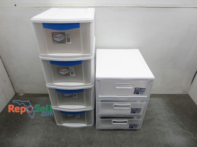 Lot 31-2257 - (2) Sterilite Modular Drawer Systems; (1) 14.5"w x 20"h x 17"d &amp; (1) 33"h x 13"w x 16"d