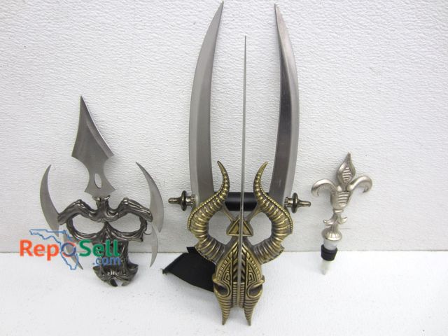 Lot 31-9039 - Wine Cork, 5-Bladed Hand Knife, 3-Blade Wolverine Style Knife