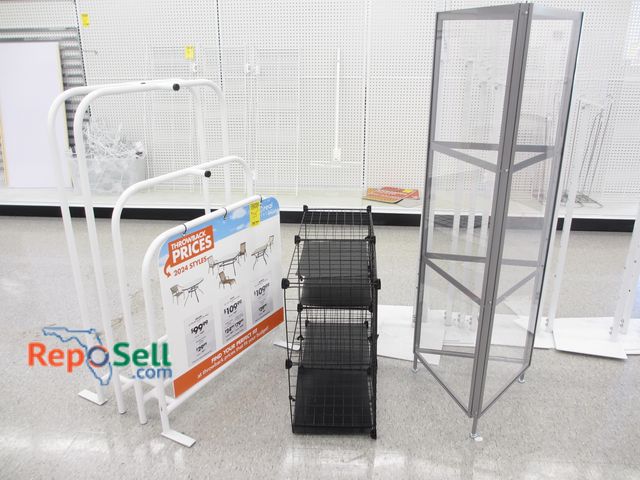 Lot 31-3050 - (14) Assorted Displays.