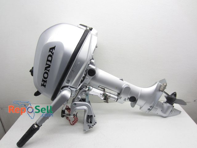 Lot 31-1141 - 2019 Honda 5HP Outboard Motor Model:  BF-5D  with Manual (Has compression)