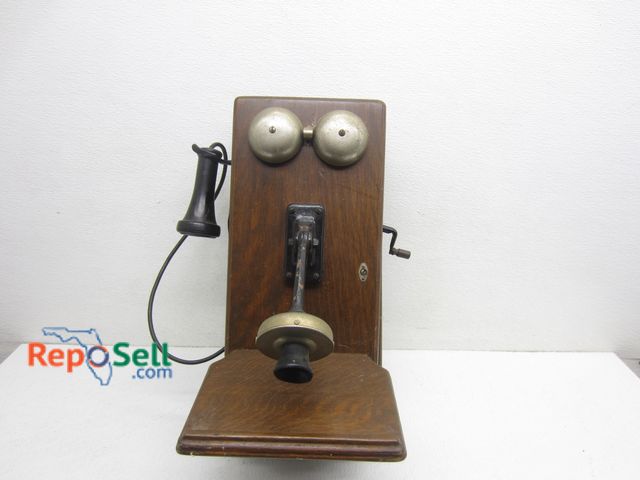 Lot 31-3173 - Vintage Western Electric Wall Phone