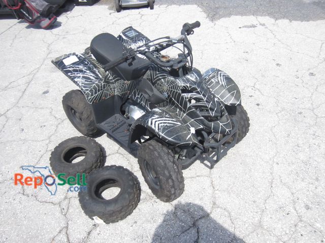 Lot 31-6107 - 110cc Gas 4-Wheeler With (2) New Tires - For Parts/Repair