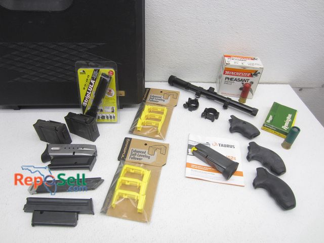 Lot 31-4490 - Firearm Ammo &amp; Accessories w/Case: Approx. (14) 12GA Shotgun Shells, (5) Slugger 2 3/4 Mag 12GA ...