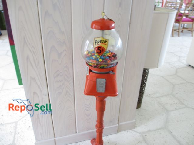 Lot 31-3160 - Vintage Metal M&amp;M Candy Machine with Key