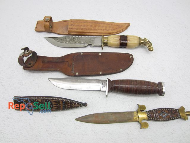 Lot 31-4434 - (3) Knives and Sheaths: Cancun, Craftsman, R