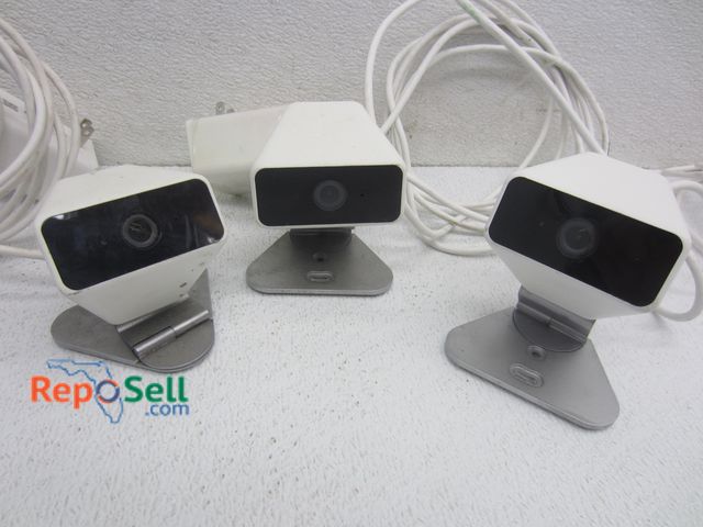 Lot 31-1150 - (3) XW4 Wifi Cameras - All Power On, Xfinity