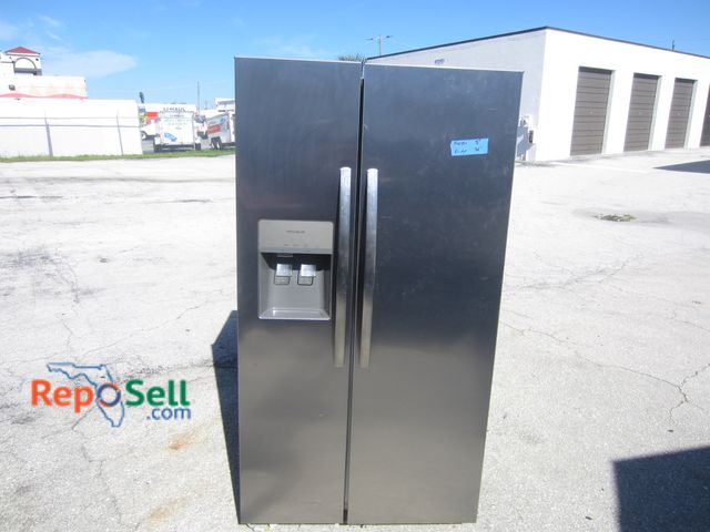Lot 31-4191 - Frigidaire French Door Refrigerator (Tested Cooled to  36 degrees and Freezer 5 Degrees) -  FRSS26L3...