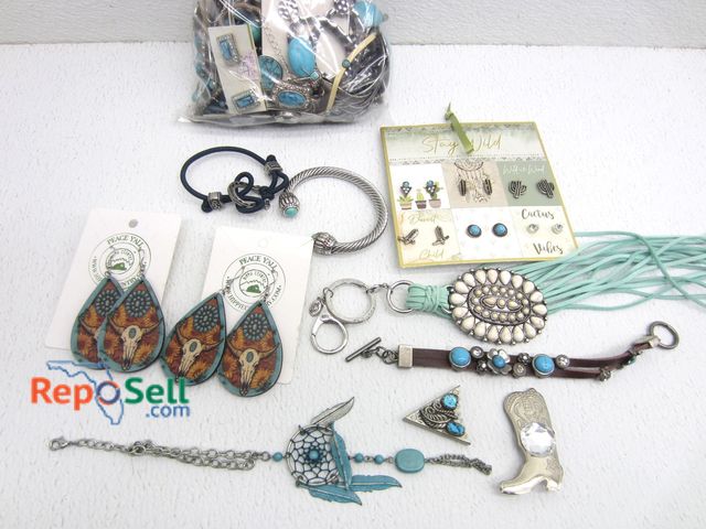 Lot 31-8378 - Lot Of Southwestern Jewelry