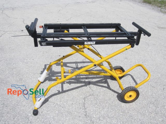 Lot 31-9020 - New DeWalt Type 2 Miter Stand DWX726