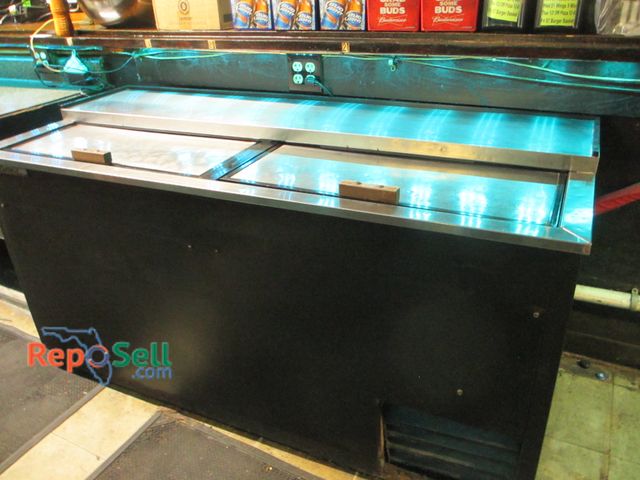 Lot 31-2154 - True Beverage Reach In Cooler Powers On/Cools - TD 62-24   65" x 26 - Bring Labor