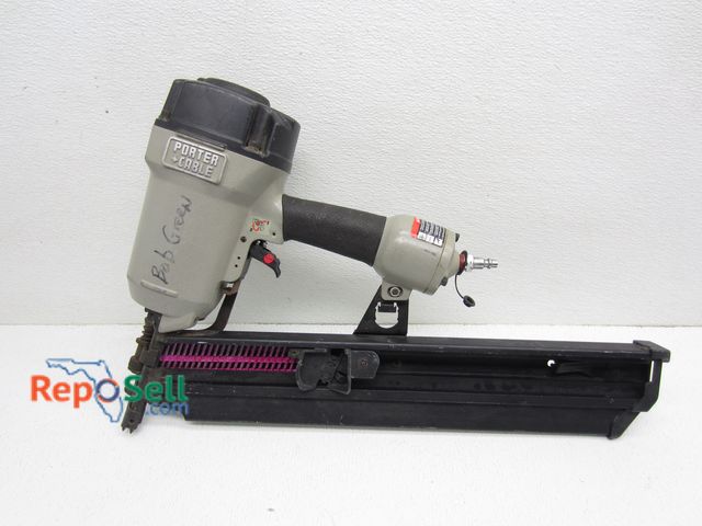 Lot 31-7495 - Porter Cable Round Head Framing Nail Gun