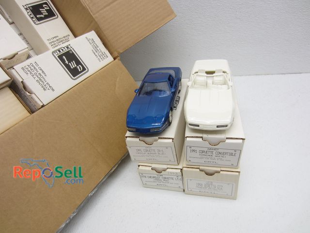 Lot 31-1227 - (33) AMT Ertl Collectible Cars