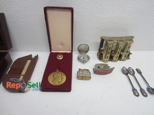 Lot 31-6398 - Vintage Collectible Lot: McGill Coin Changer, Cigarette Maker, Lighter, etc..