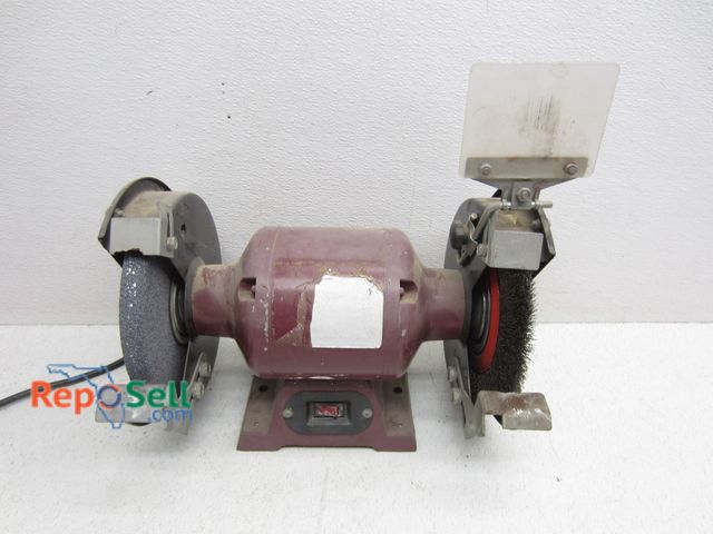 Lot 31-6064 - Corded Bench Grinder - Powers On