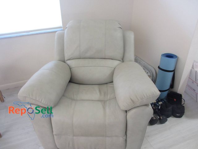 Lot 31-8501 - Timberland Co. Ltd RUEM1070 Glider Recliner Chair, Light Beige Made in Vietnam 2024