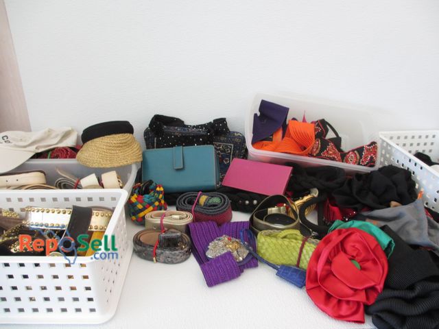 Lot 31-1480 - Lot Of M Size Belts, Pocketbooks, Hats, Gloves etc
