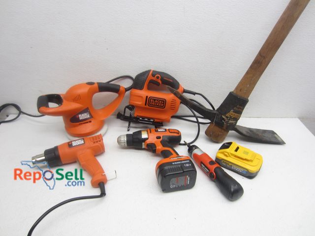 Lot 31-6520 - Lot of  Corded Tools: (5) Black &amp; Decker Tools, DeWalt 20V, 5AH Battery &amp; Digging Tool (Powe...