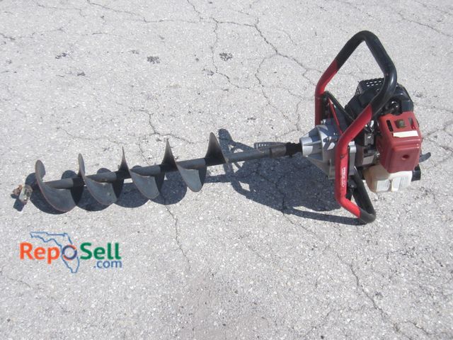 Lot 31-6102 - Predator Gas Auger #63022 - Has Compression
