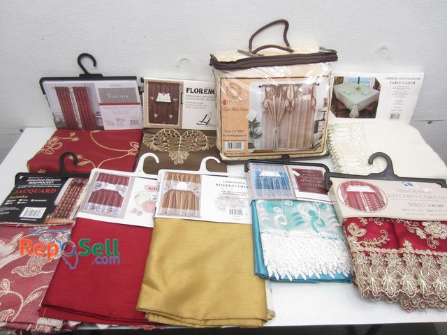 Lot 31-1486 - Lot Of New Window Coverings