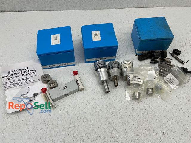 Lot 31-1453 - Sinclair Standard Neck Turning Tool (NT-1000) accompanied by brass trimmers in calibers: 6.5x55 mm, ...