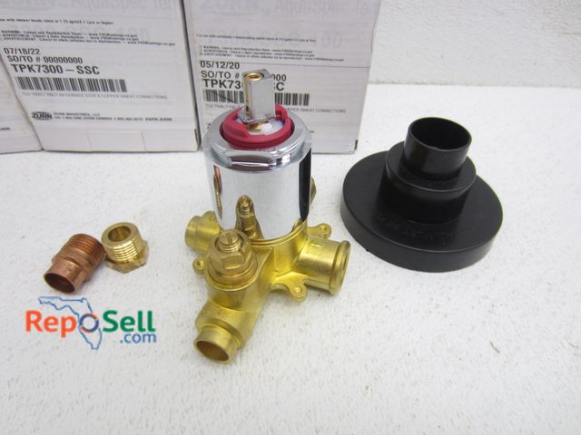 Lot 31-4133 - (5) New Zurn Temp Gard III Pressure Balancing Shower/Tub And Shower Valves