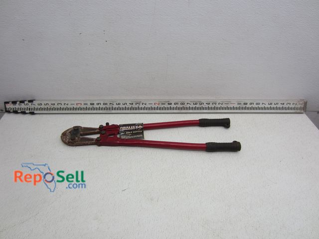 Lot 31-6265 - Grade Stick and 24" Bolt Cutters