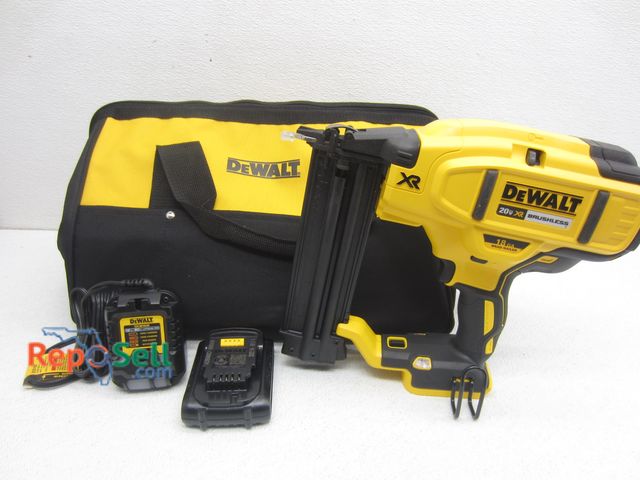 Lot 31-1222 - New 20V DeWalt XR 18 Gauge Brad Nailer w/ Bag, Charger &amp; Battery - #DCN680D