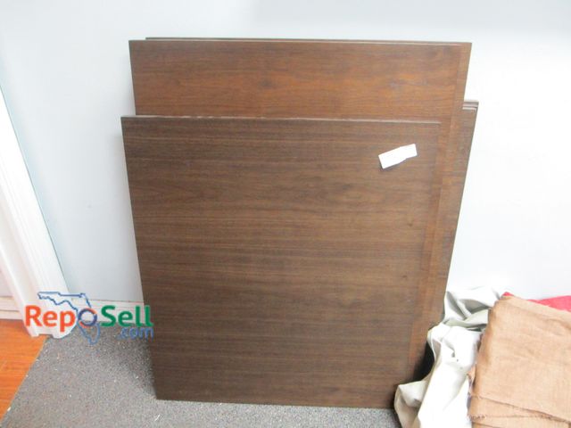 Lot 31-8174 - (6) Walnut Veneer Panels Various Sizes
