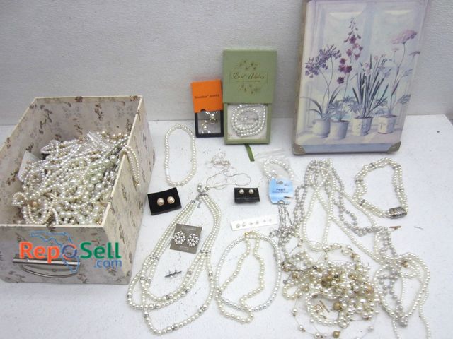 Lot 31-6032 - Lot of Pearl Jewelry: Costume and Genuine - Some Sterling