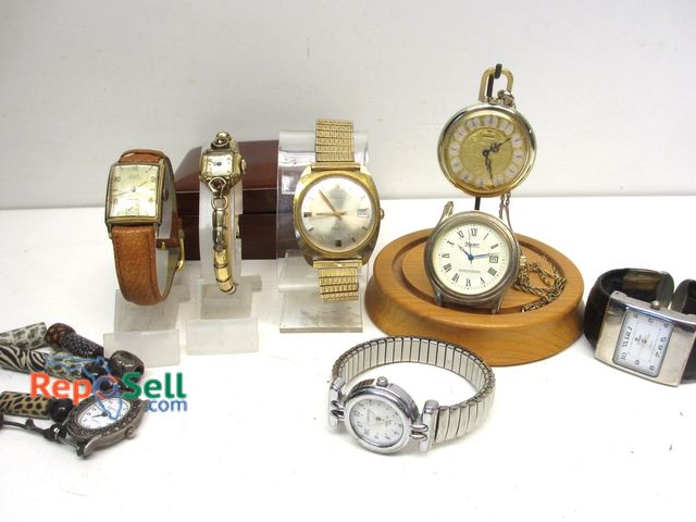 Lot 31-6330 - (8) Watch Lot (7 are not running): Vintage Bulova Red Accent 17 Jewel Ladies Watch Running, Stauer M...