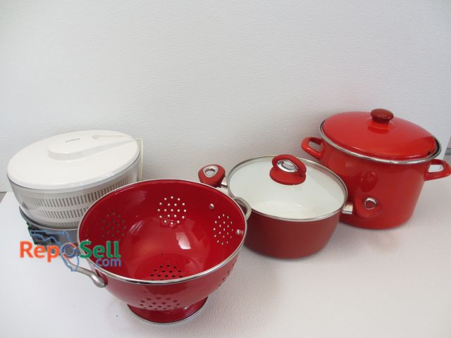 Lot 31-1317 - Kitchenware: (2) Red Pots w/Lids - 1 Aeternum, Spring Foam Pan, Strainer, Salad Spinner