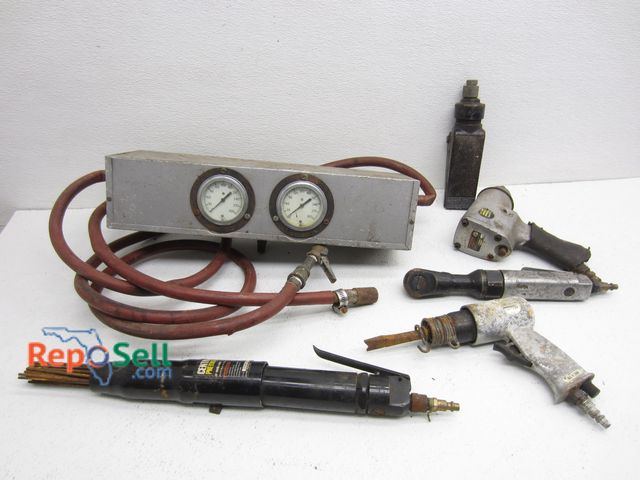Lot 31-3313 - (5) Pneumatic Tools: Dual Pressure Gauge, Needle Descaler, Impact Wrench etc
