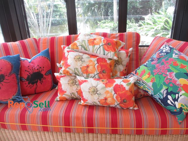 Lot 31-1140 - (11) Various Sized Pillows