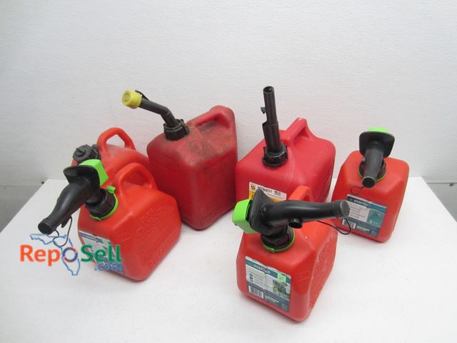 Lot 31-6368 - (6) Gas Cans: (2) 2 Gallon And (4) 1 Gallon